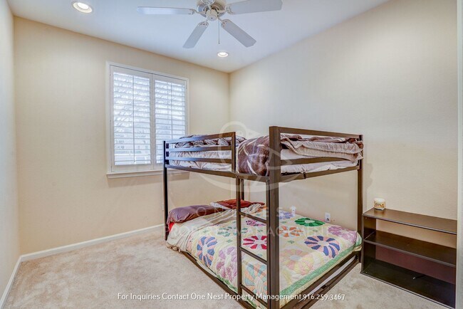 Building Photo - Desirable 4 bdrm 2 bth located in sought o...