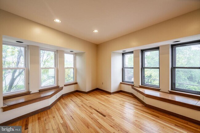 Building Photo - 322 Poplar St