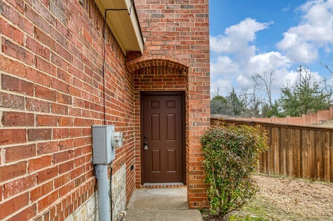 Building Photo - Beautiful 3 Bedroom Townhome located in Lavon,Texas!