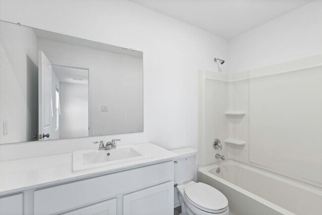 Building Photo - 331 Bugbee