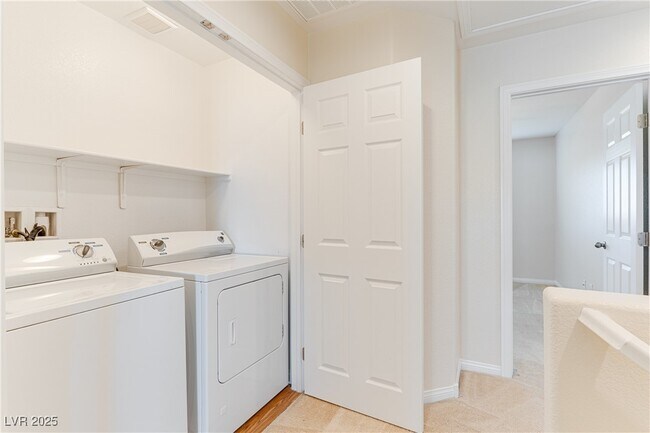 Building Photo - 8320 Wuthering Heights Ave