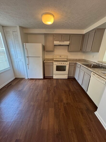 Building Photo - 9730 Red Clover Ct