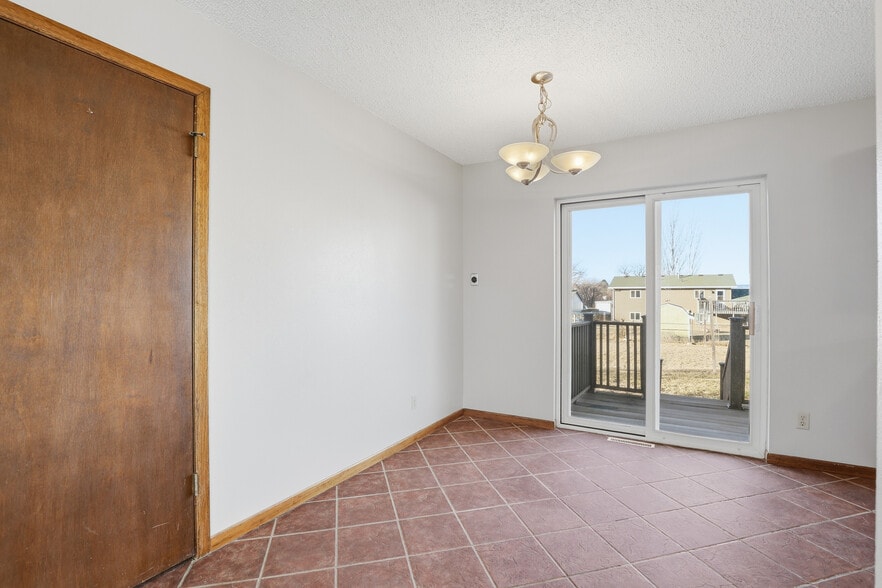 Building Photo - 1731 Sharp Dr