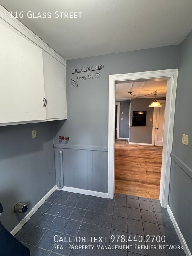 Building Photo - 112-116 Glass St