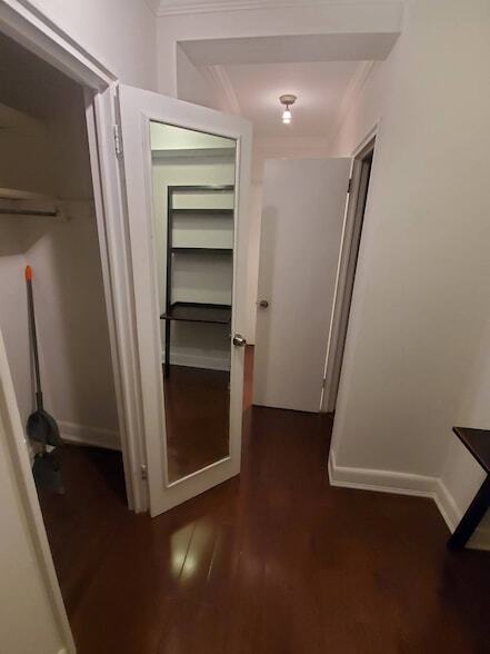 Building Photo - 225 E 46th St