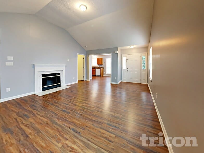 Building Photo - 1709 Jeffrey Bryan Dr