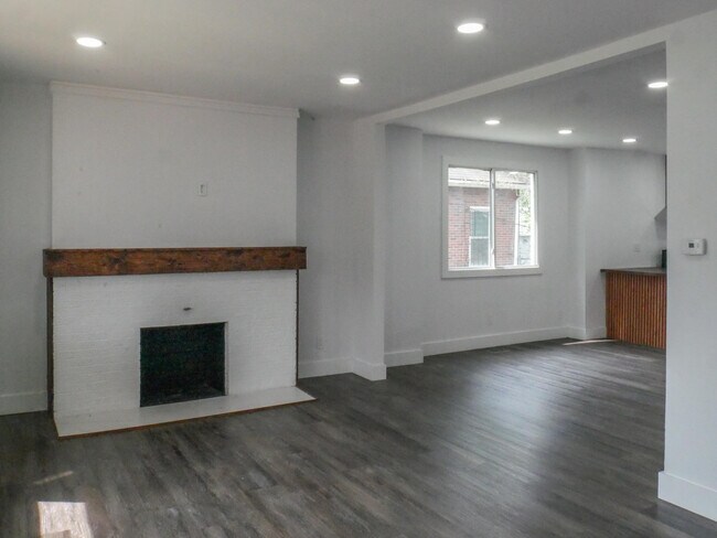 Building Photo - 12725 Kentucky St
