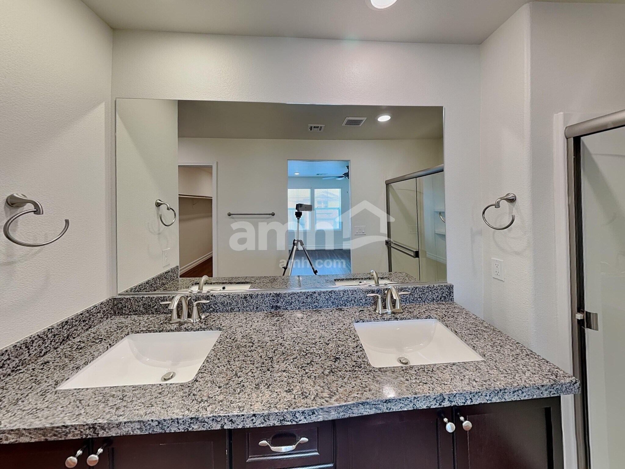 Building Photo - 4718 Tree Swing St