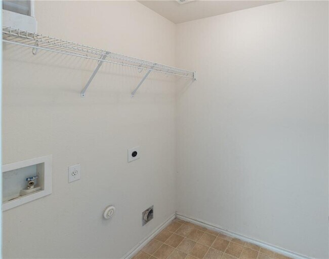 Building Photo - 232 Brandons Way