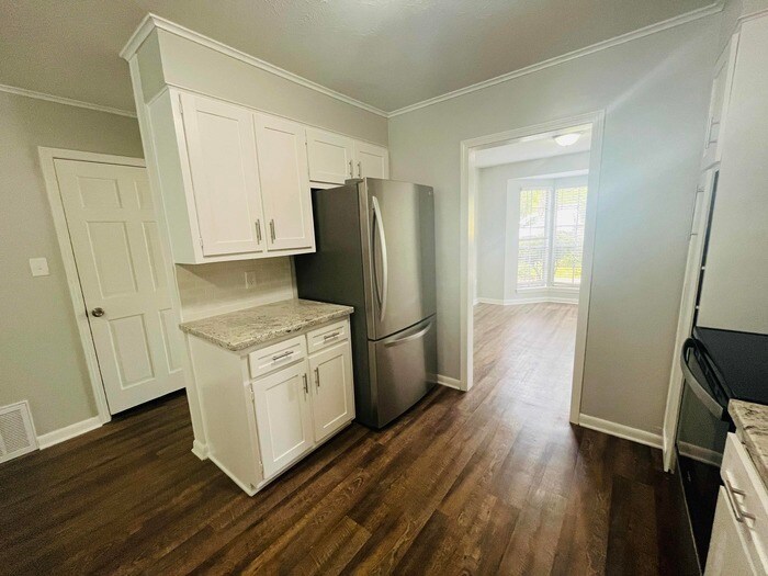 Building Photo - 1345 Stanton Dr