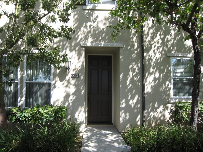 Building Photo - 3351 Via Mereno