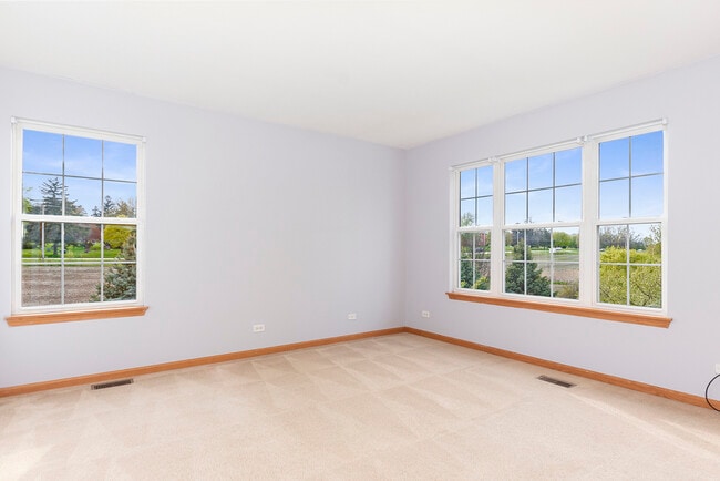 Building Photo - 562 Lincoln Station Dr