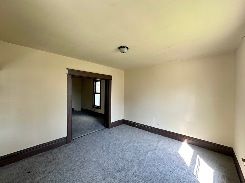 Building Photo - 413 Bartram Ave