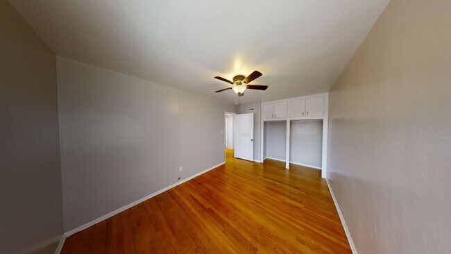 Building Photo - HUGE 10BR House on Montezuma!! - Large Private Parking Lot & Courtyard! - Right Next to Campus (L...