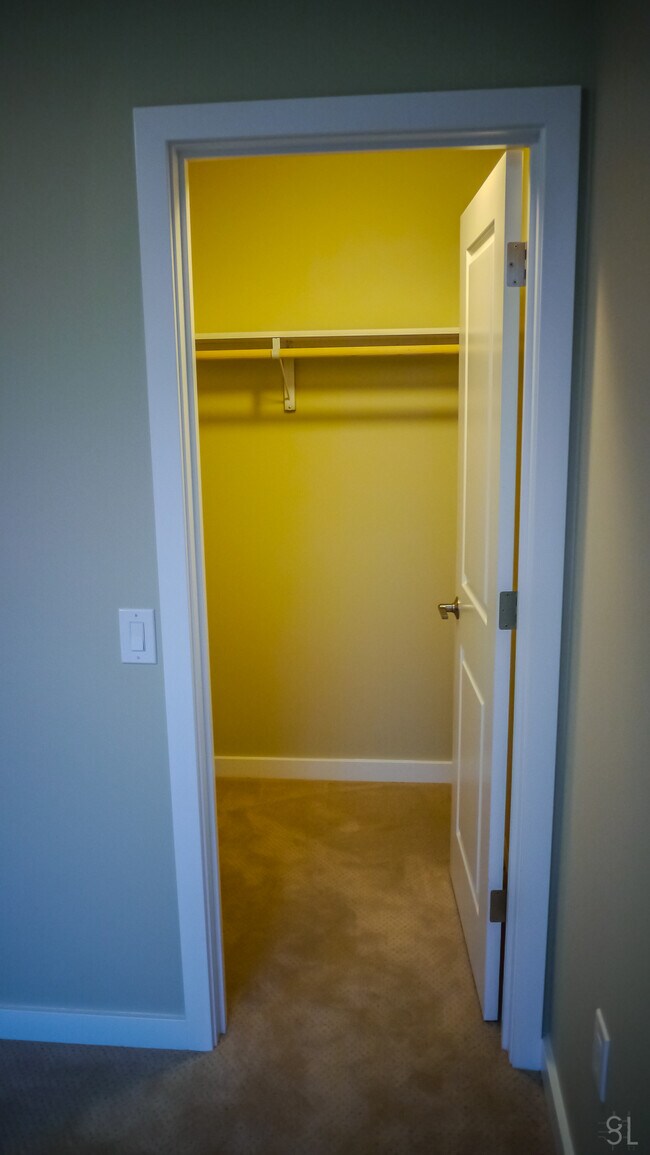 Building Photo - 2215 E John St