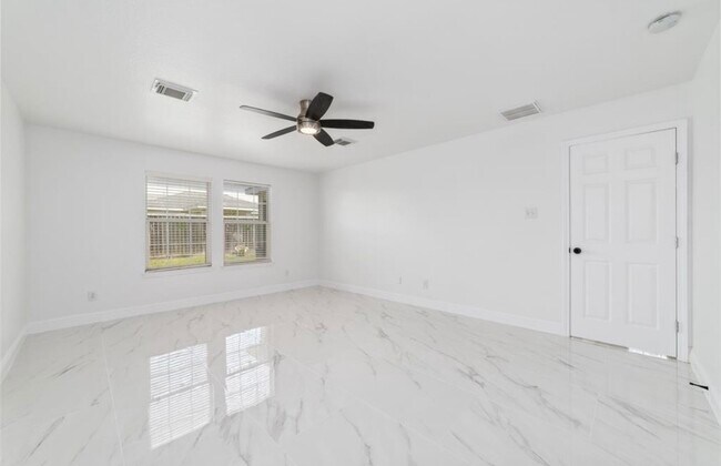 Building Photo - 13106 Crescent Manor Ln