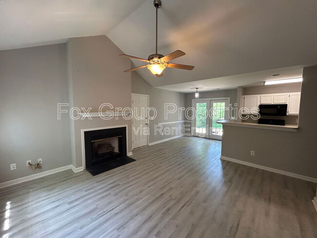 Building Photo - 401 Cedarcroft Dr