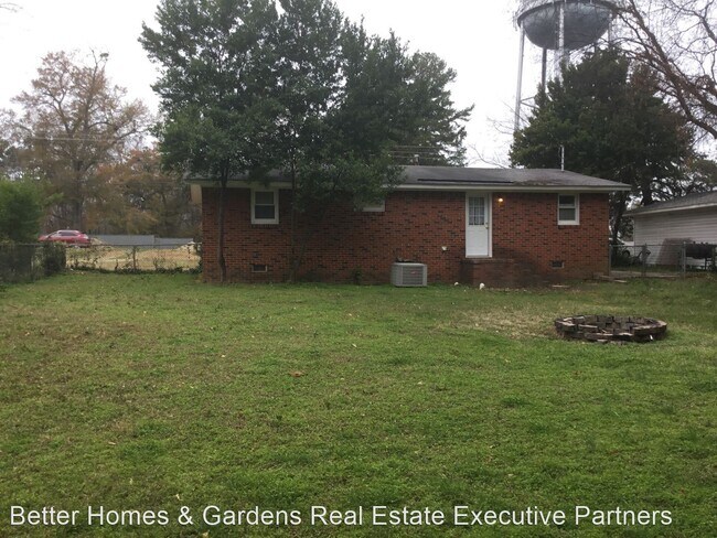 Building Photo - 3 br, 1 bath House - 219 N. Belair Rd.