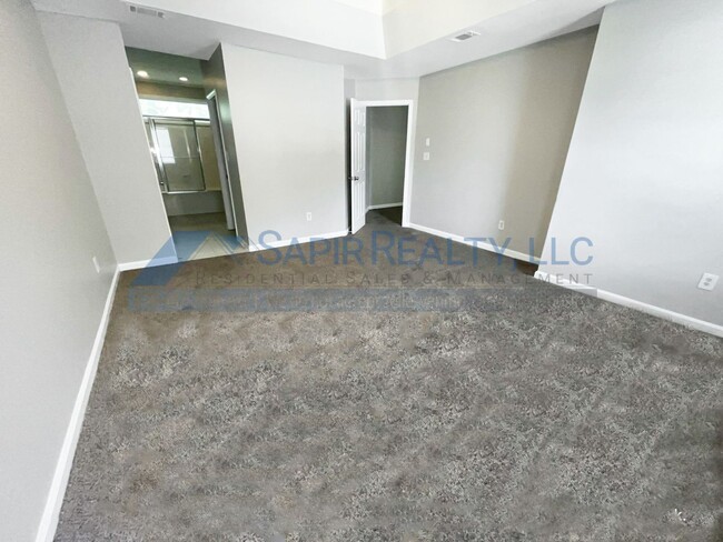 Building Photo - 4904 Fenbrook Ct