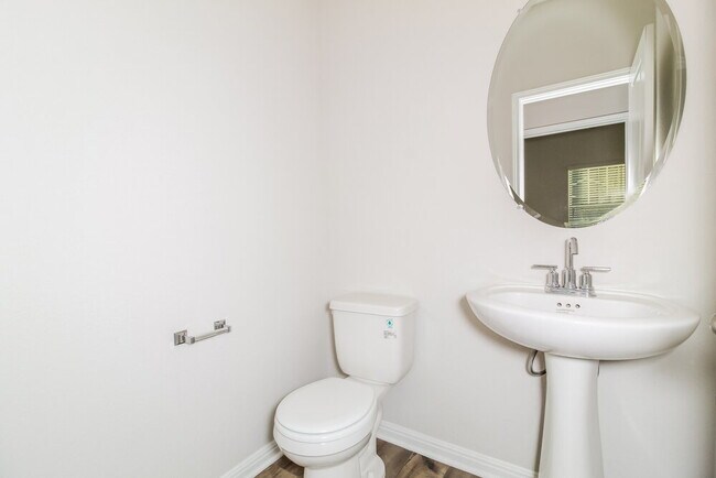 Building Photo - 116 Oakdale Meadows Ln