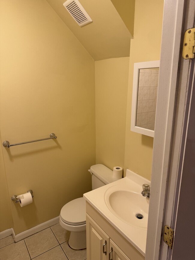 Bathroom - 1711 Mifflin St