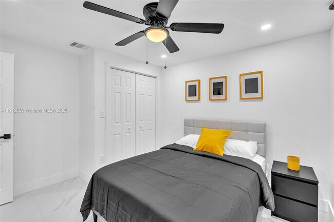 Building Photo - 923 NW 110th St