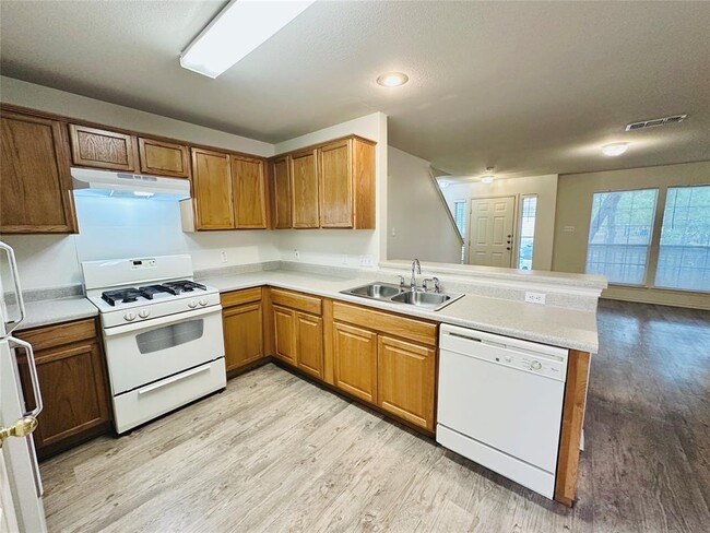 Building Photo - 804 Palo Duro Dr
