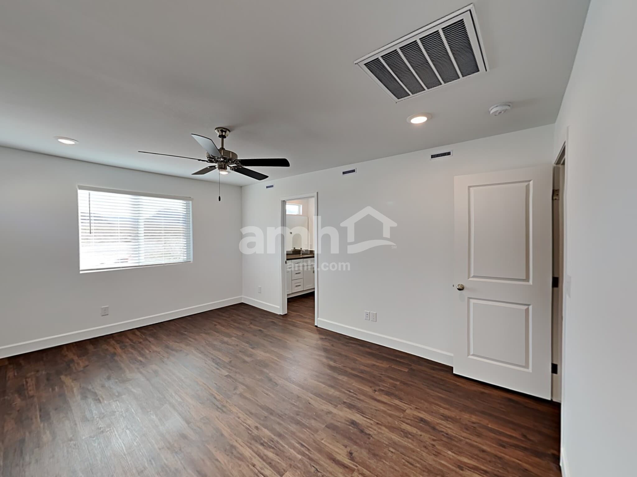 Building Photo - 8957 Tiger Tooth Ave