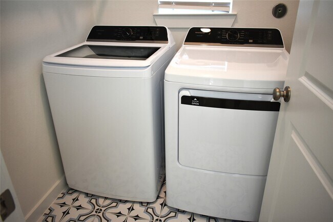 Building Photo - 21911 Tawny Butterfly Dr