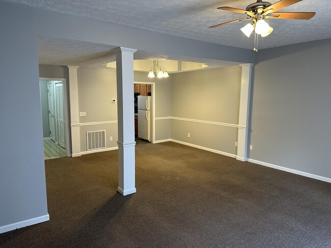 Building Photo - 2003 River Ridge Rd