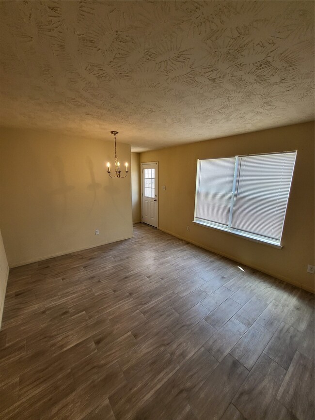 Building Photo - 5707 Saluda Creek Ln