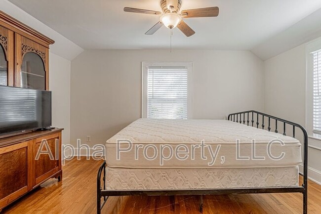 Building Photo - 22 Cammer Ave