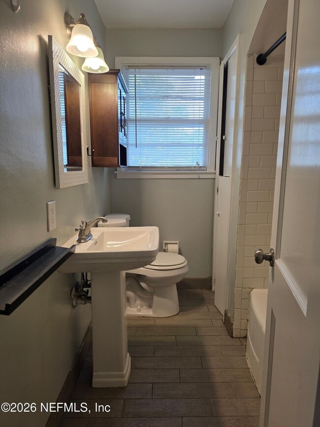 Building Photo - 1265 Donald St