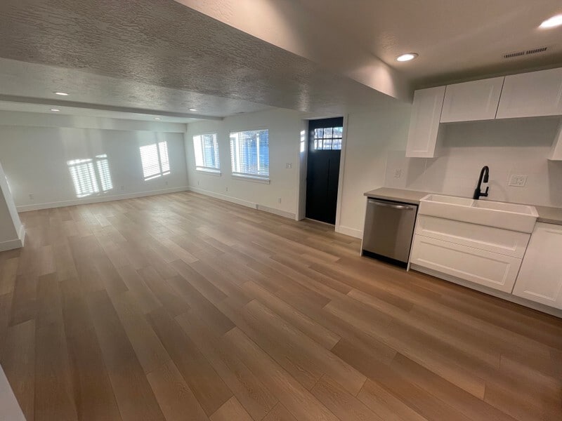 Building Photo - 517 S 2420 W