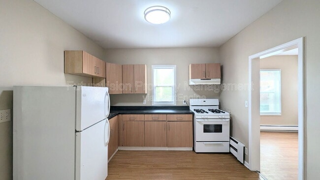 Building Photo - 837 N Broadway St