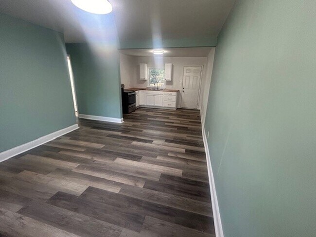 Building Photo - Coming soon!! 3 Bedroom 1 Bath