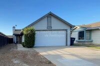 Building Photo - 435 Hawthorne Dr