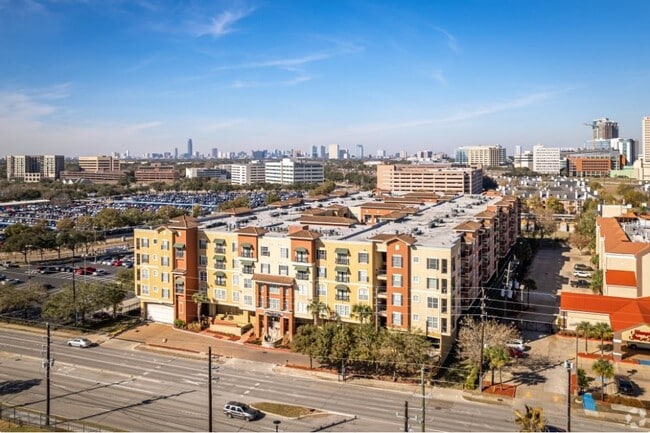 Building Photo - 1711 Old Spanish Trl