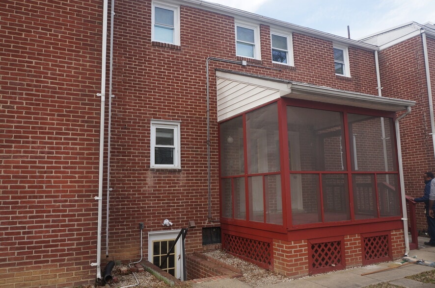 Building Photo - 500 5th St