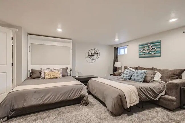 Building Photo - $0 DEPOSIT OPTION. 2BED/1BATH BERKLEY NEIGHBORHOOD HOME!