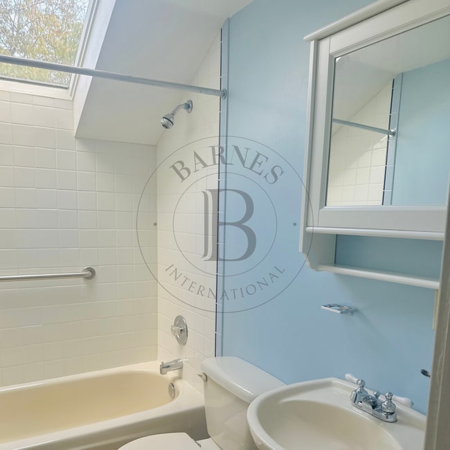 Building Photo - 3905 NE 16th Ave