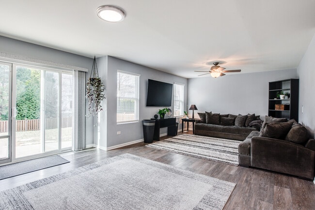 Building Photo - 217 Kristen St