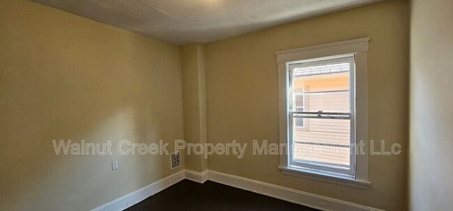 Building Photo - 1280-1280 Marlowe Ave