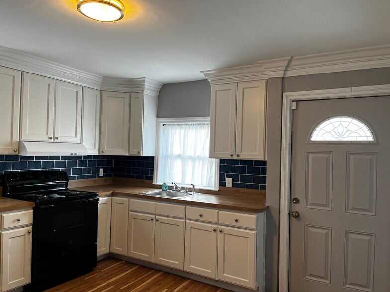 Building Photo - 22824 Mac Arthur Blvd