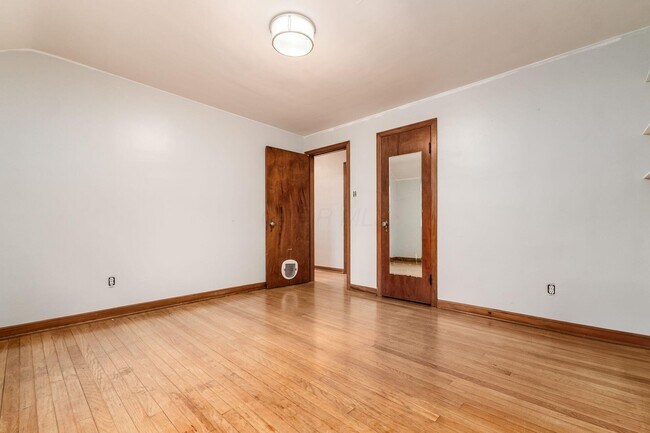 Building Photo - 683 S Roosevelt Ave