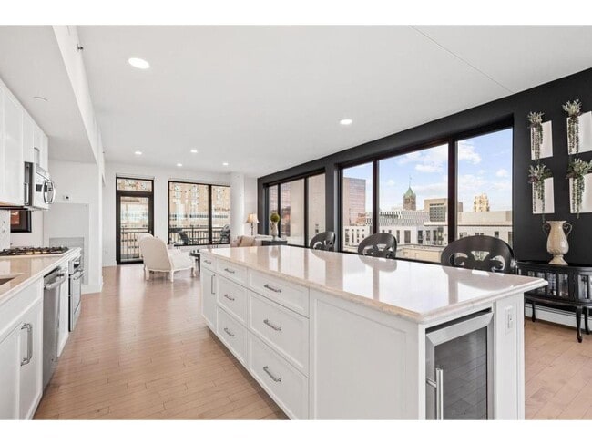 Building Photo - 740 Portland Ave