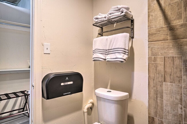 Building Photo - 3704 San Bernardo Ave