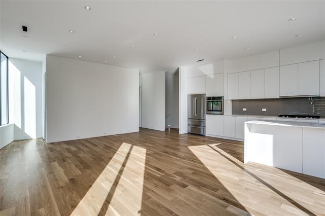 Building Photo - 2422 N Carroll Ave