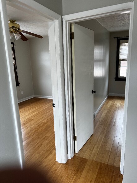 Building Photo - 527 Flynn Ave