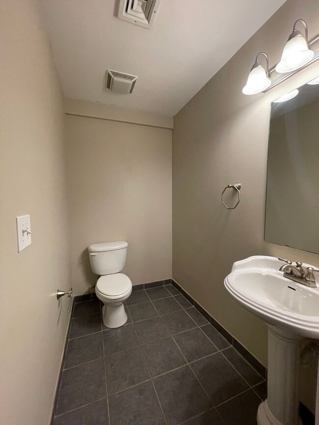 Building Photo - Eagles Nest - Downtown Auburn